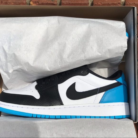 Air Jordan Low OG UNC Black Powder Blue GS Size 6Y Wmns)